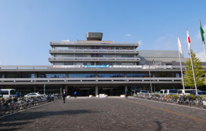 写真:相模原市役所の外観