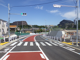 押しボタン式信号機設置箇所　町田市方面を望むの写真