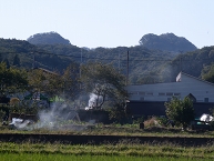 写真:龍籠山と龍伝説(小池久男さん)