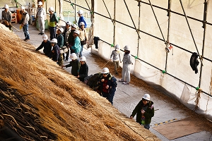 写真:作業風景公開の様子2