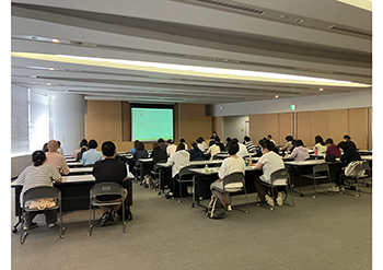 講義（感染症の基礎知識、感染症とその対応）の写真