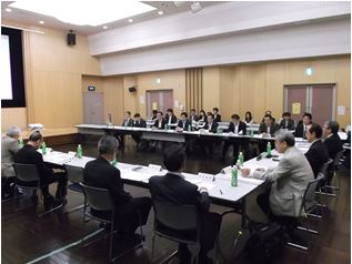 写真:広域交流拠点基本計画検討委員会の様子