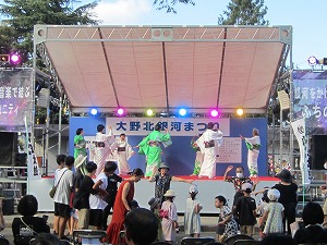 初コラボのステージ　写真