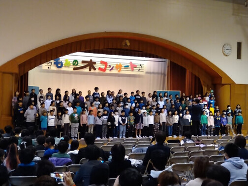 もみの木コンサート ステージの様子 写真