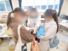 妊婦体験・抱っこ体験2の写真