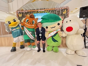 マスコットキャラクターと区長